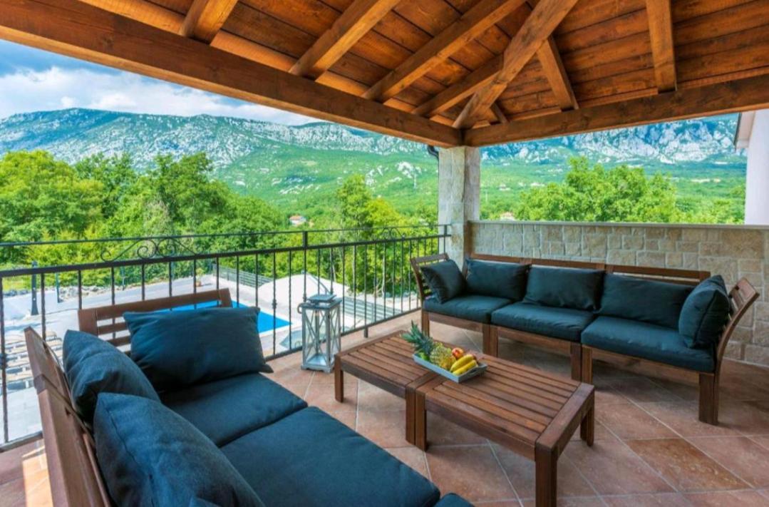 Amazing 4 Bedroom Villa With Swimming Pool And Wifi, Family Frendly Tribalj  Ngoại thất bức ảnh