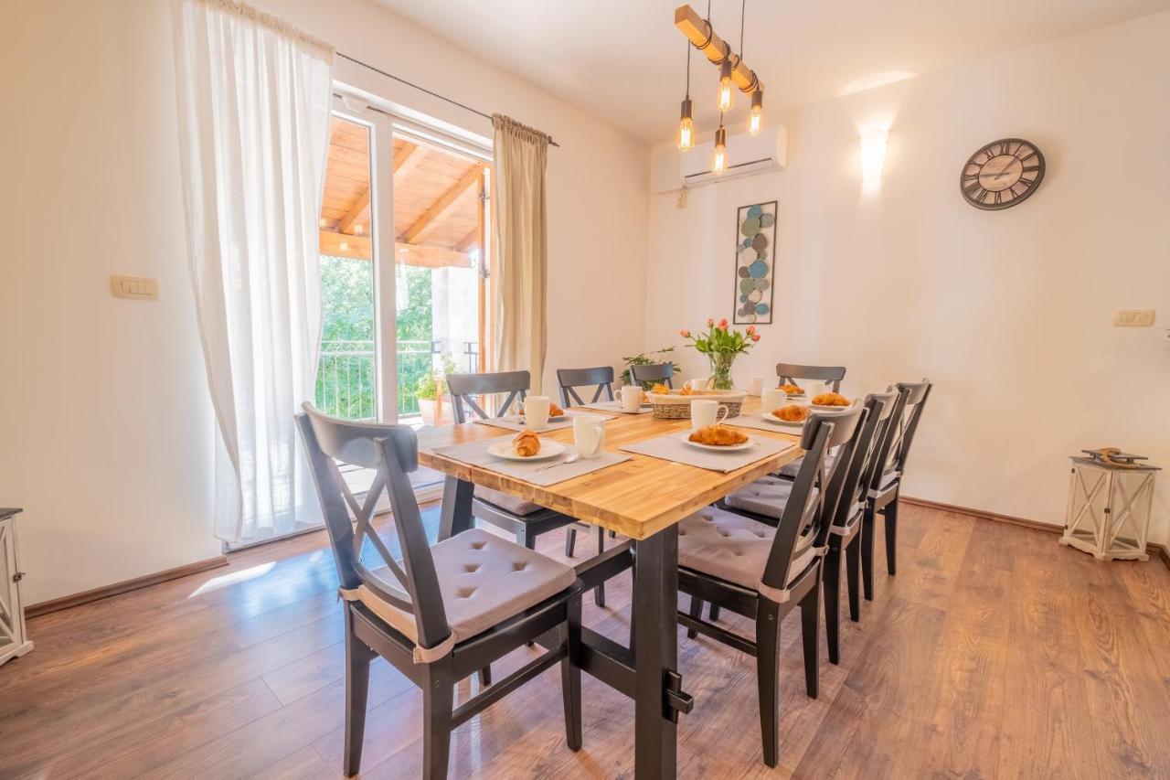 Amazing 4 Bedroom Villa With Swimming Pool And Wifi, Family Frendly Tribalj  Ngoại thất bức ảnh