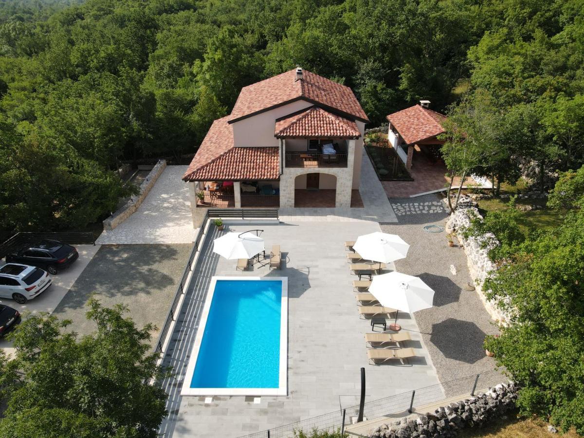 Amazing 4 Bedroom Villa With Swimming Pool And Wifi, Family Frendly Tribalj  Ngoại thất bức ảnh