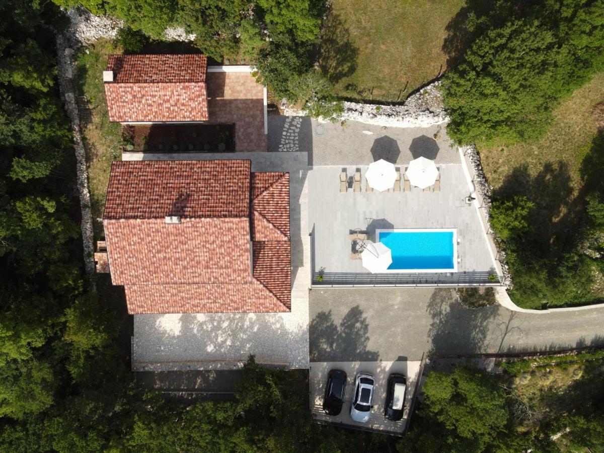 Amazing 4 Bedroom Villa With Swimming Pool And Wifi, Family Frendly Tribalj  Ngoại thất bức ảnh